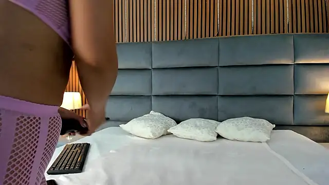 Lucy Vegas online show from 2, 2, 2026