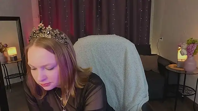 Elizabeth Walson online show from 18, 11, 2025