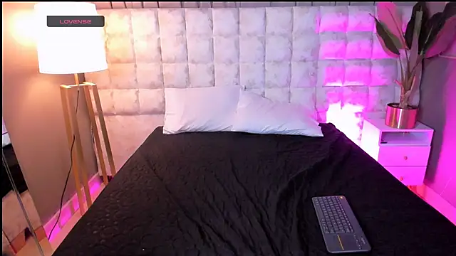 Atenea Velle online show from 11, 4, 2026