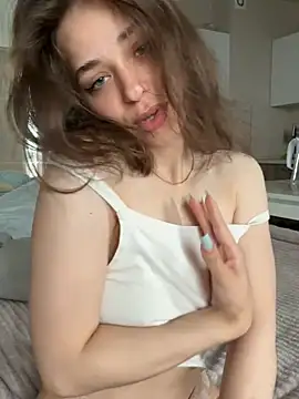 yoyogirlx online show from 18, 7, 2026