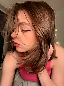 yoyogirlx online show from 20, 12, 2025