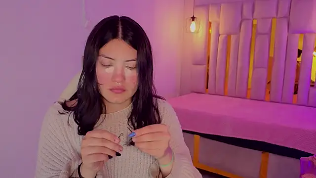 Brandy collinss online show from 14, 4, 2026