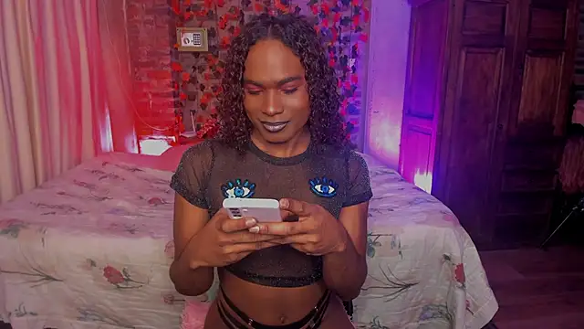 LaGoldenBitch online show from 17, 12, 2025