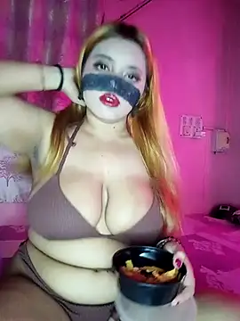 Bunnybush37 online show from 4, 8, 2026