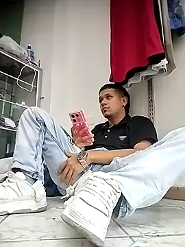 Snapshot of Chris____Col chatting on 2, 12, 2025 Chris Col online show from 2, 12, 2025