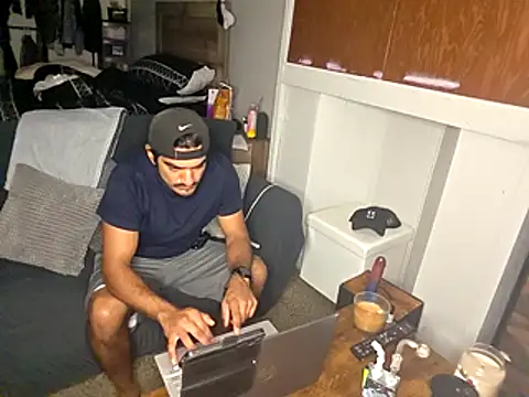 Snapshot of piggylatino chatting on 13, 11, 2025 piggylatino online show from 13, 11, 2025