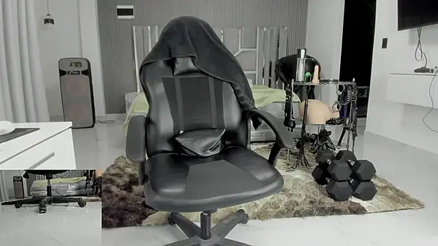 Snapshot of master_leather chatting on 2, 6, 2026 master leather online show from 2, 6, 2026