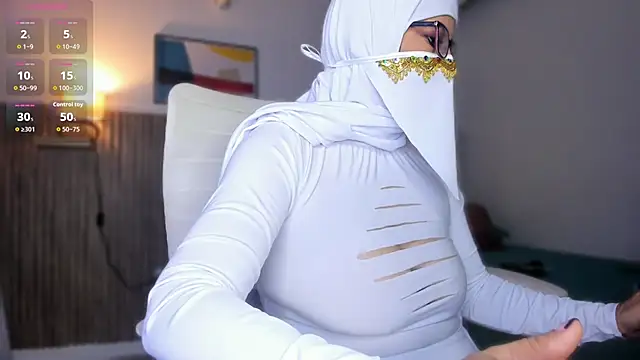 Snapshot of Hannaa_Dolly chatting on 12, 11, 2025 Hannaa Dolly online show from 12, 11, 2025