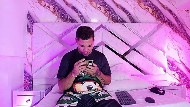 Alexander Halls online show from 5, 3, 2026