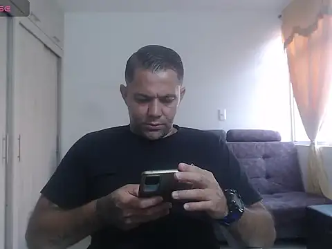 Alexander Halls online show from 13, 11, 2025