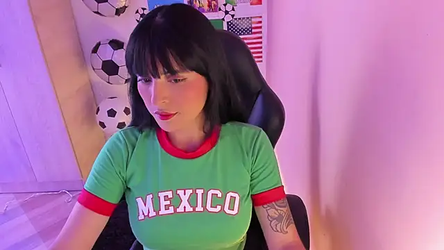 Snapshot of Cristal_Cerati_ chatting on 24, 6, 2026 Cristal Cerati online show from 24, 6, 2026