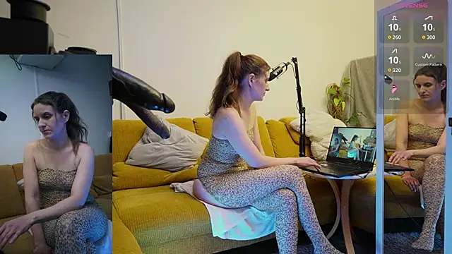 Snapshot of SUZANNEXXXXXX chatting on 1, 3, 2026 SUZANNEXXXXXX online show from 1, 3, 2026