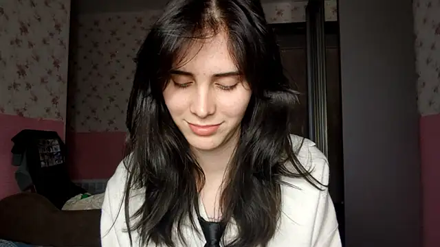 Snapshot of Hervell_Motti chatting on 12, 11, 2025 Hervell Motti online show from 12, 11, 2025