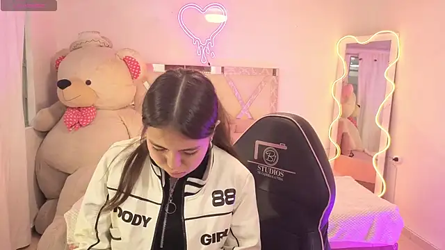 ISABELA TAY online show from 7, 1, 2026