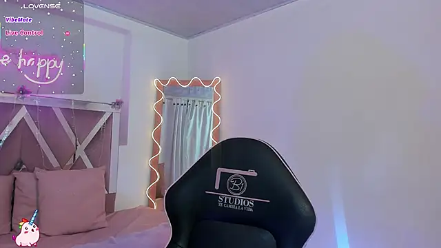 ISABELA TAY online show from 5, 12, 2025