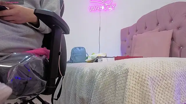 ISABELA TAY online show from 7, 4, 2026