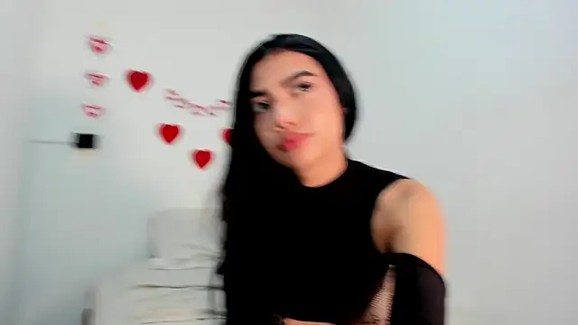 alejandraalvarezxo online show from 25, 2, 2026