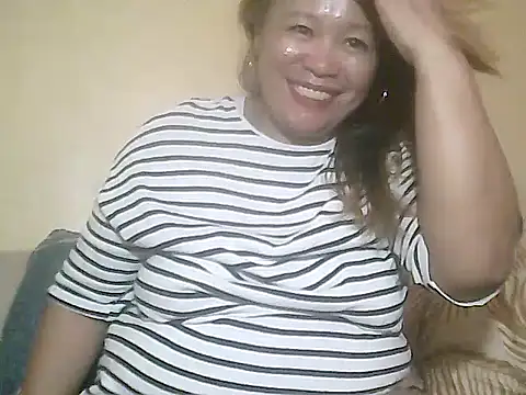 loriepinay46 online show from 7, 3, 2026