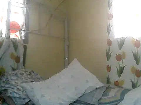 loriepinay46 online show from 19, 4, 2026