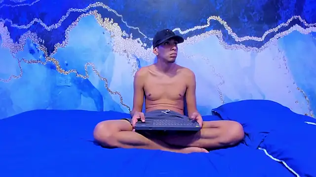 Snapshot of Boys_Pranks chatting on 24, 11, 2025 Boys Pranks online show from 24, 11, 2025