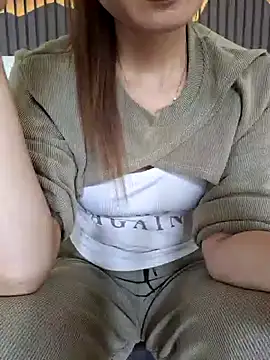 Snapshot of Niss8386 chatting on 12, 11, 2025 Niss8386 online show from 12, 11, 2025