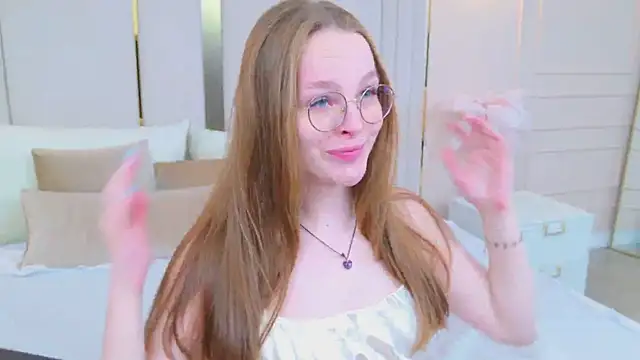 Snapshot of MadisonSmitt chatting on 17, 6, 2026 MadisonSmitt online show from 17, 6, 2026