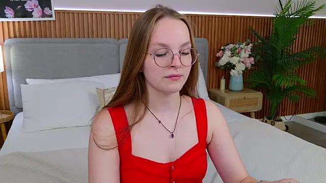 Snapshot of MadisonSmitt chatting on 19, 6, 2026 MadisonSmitt online show from 19, 6, 2026