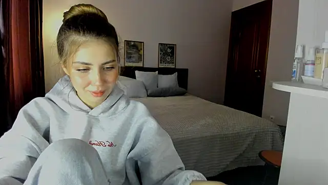 Snapshot of Aurora_Glow21 chatting on 12, 5, 2026 Aurora Glow21 online show from 12, 5, 2026