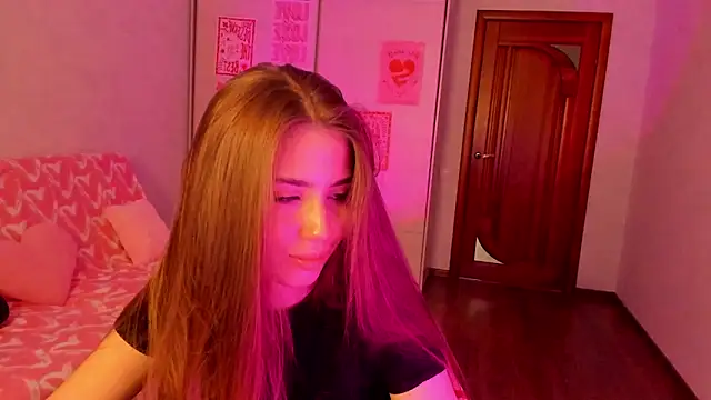 Snapshot of Aurora_Glow21 chatting on 2, 5, 2026 Aurora Glow21 online show from 2, 5, 2026