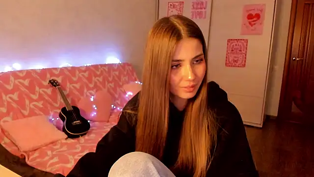 Snapshot of Aurora_Glow21 chatting on 3, 5, 2026 Aurora Glow21 online show from 3, 5, 2026