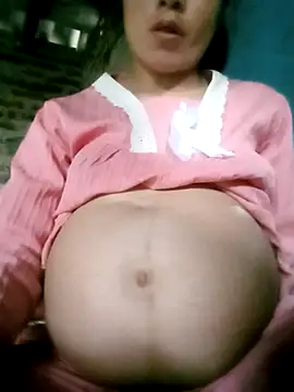 Snapshot of Micky_baby chatting on 7, 5, 2026 Micky baby online show from 7, 5, 2026