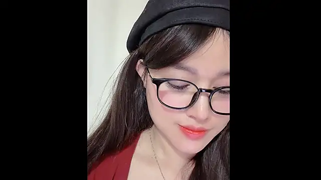 Snapshot of MiCandy-Lovee chatting on 23, 11, 2025 MiCandy-Lovee online show from 23, 11, 2025