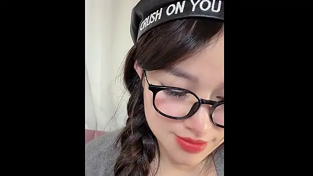 Snapshot of MiCandy-Lovee chatting on 21, 11, 2025 MiCandy-Lovee online show from 21, 11, 2025