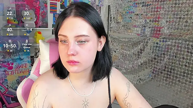 Snapshot of hey_tessa chatting on 25, 11, 2025 hey tessa online show from 25, 11, 2025