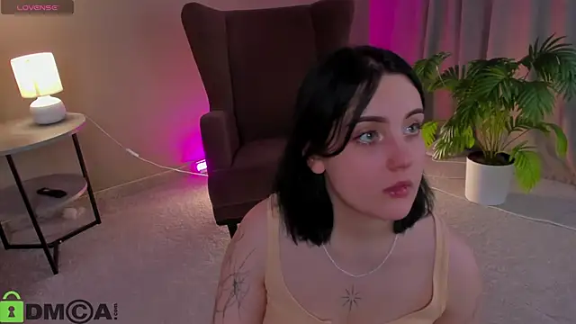 Snapshot of hey_tessa chatting on 23, 11, 2025 hey tessa online show from 23, 11, 2025