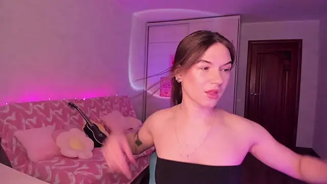 luna lust 212 online show from 15, 6, 2026