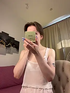 Snapshot of Shy_Vivi chatting on 14, 6, 2026 Shy Vivi online show from 14, 6, 2026