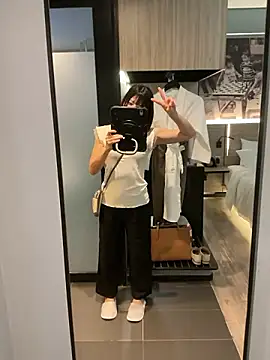 mayumichan13 online show from 1, 4, 2026