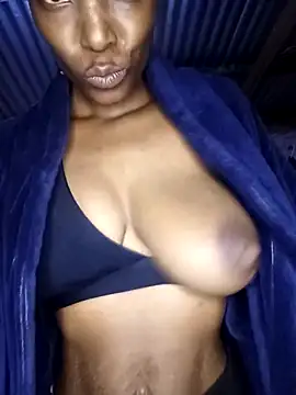 Beverlygurlx6 online show from 18, 3, 2026