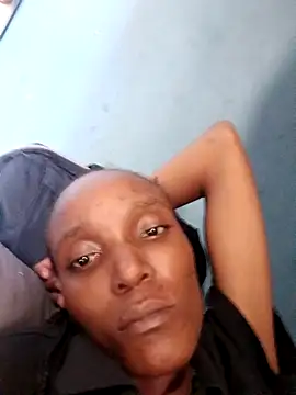 Beverlygurlx6 online show from 25, 2, 2026