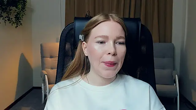 LavetaShiroma online show from 15, 11, 2025