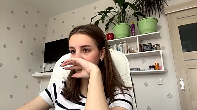 SweetieKatie online show from 19, 11, 2025