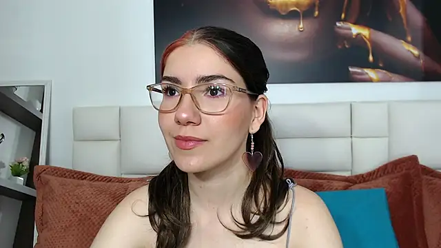 AriLumi online show from 24, 11, 2025