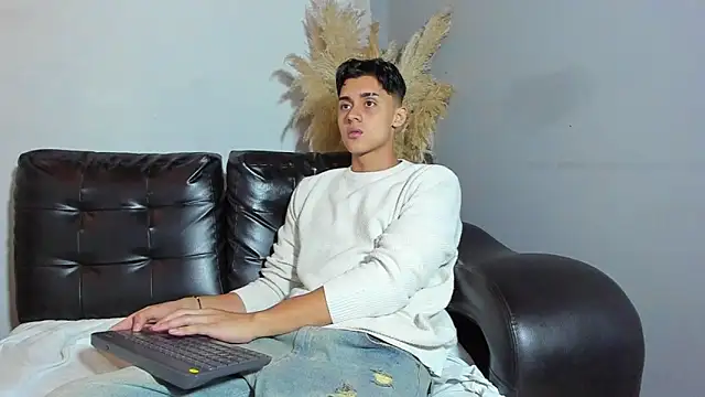 ZeusBrant online show from 11, 4, 2026