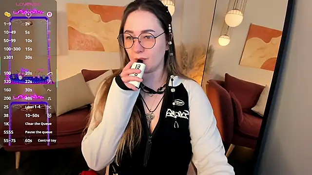 EmmaBloomm online show from 14, 12, 2025