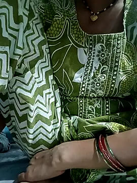 Snapshot of beutiful_hot chatting on 26, 6, 2026 beutiful hot online show from 26, 6, 2026