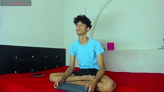 kaiborman00 online show from 21, 4, 2026