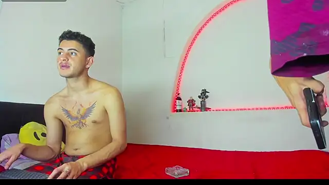 kaiborman00 online show from 15, 12, 2025