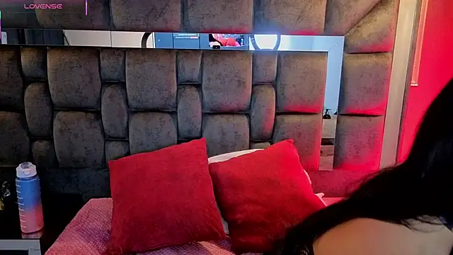 IssaJones  online show from 13, 3, 2026