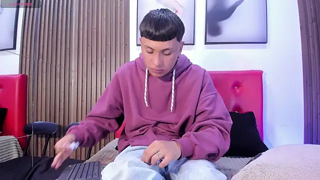 Snapshot of Sweet_Smiith chatting on 26, 11, 2025 Sweet Smiith online show from 26, 11, 2025